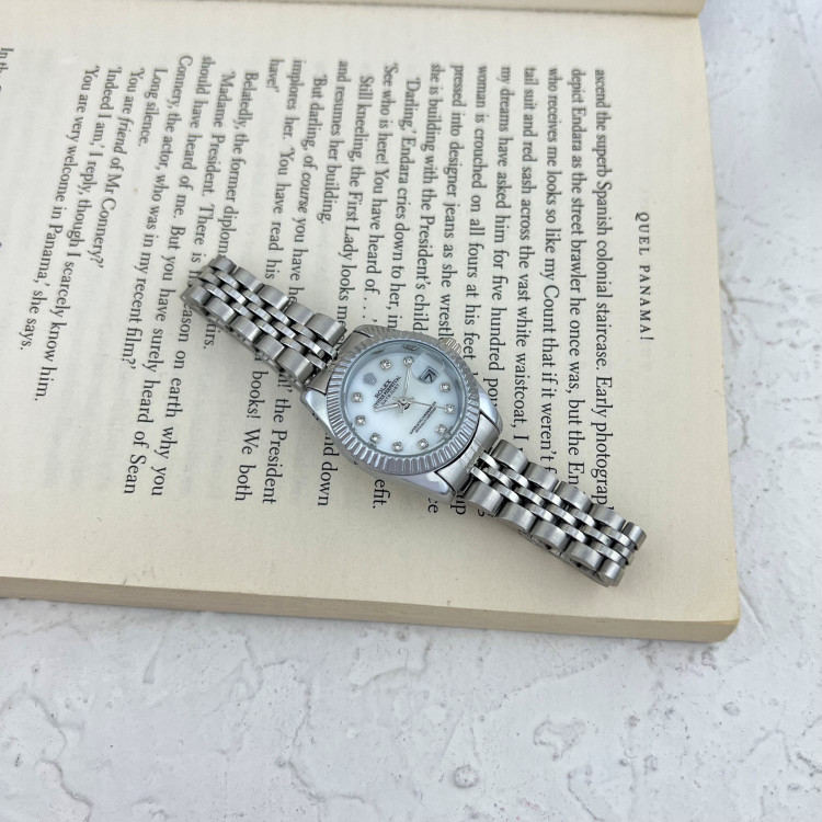 ساعت مچی عقربه ای زنانه مدل W4028